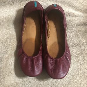 GUC Burgundy Tieks  size 10